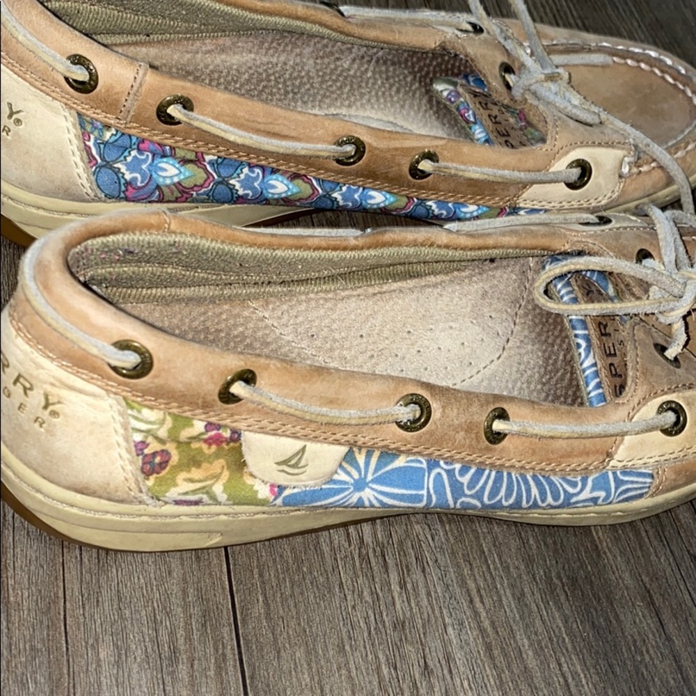 Floral print women’s speerys